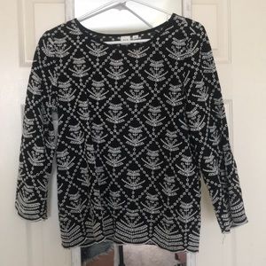 Gap, scallop edged, embroidered 3/4 length shirt.